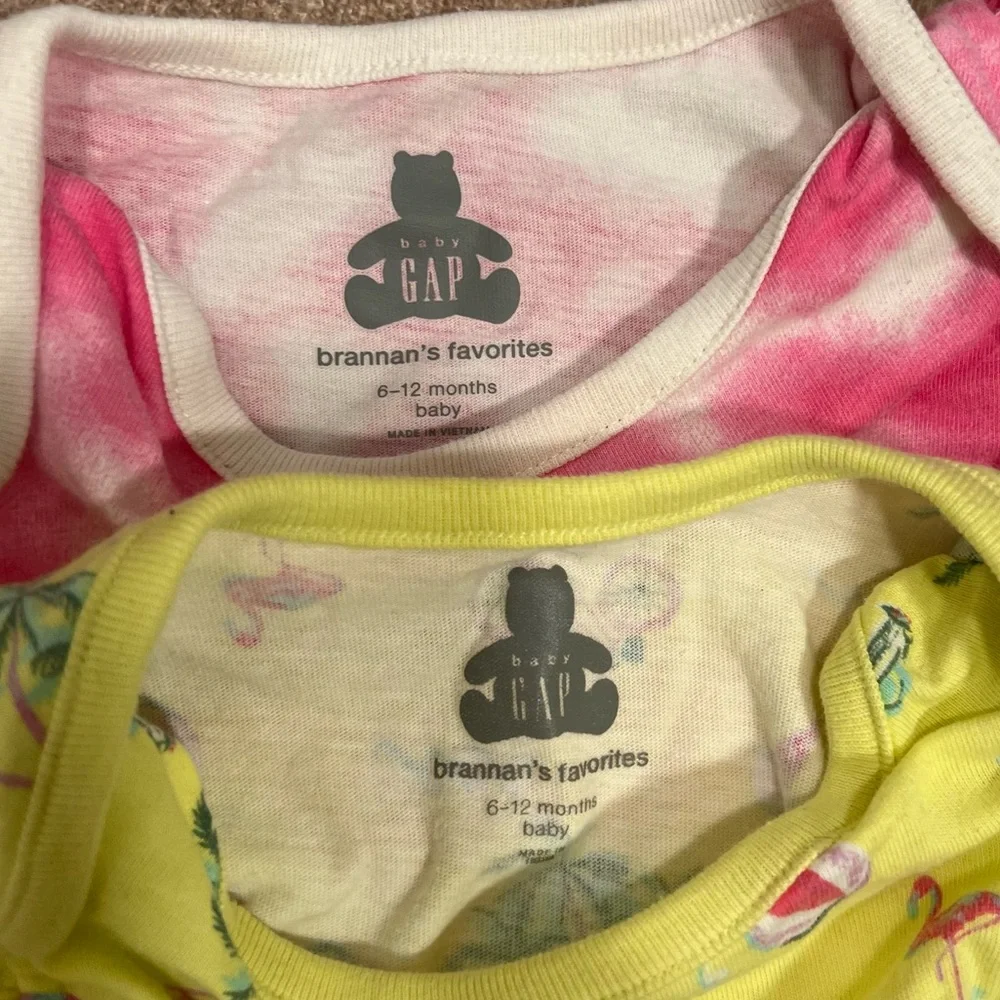 BABY GAP Onesies (3) & Bubble Shorts‎ (2) to mix & match, 6-12m